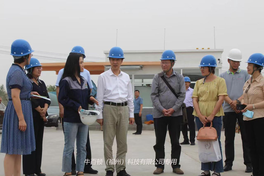 宁夏人社厅厅长看望在中再公司服务的童庆松教授1659113375273xiao.jpg