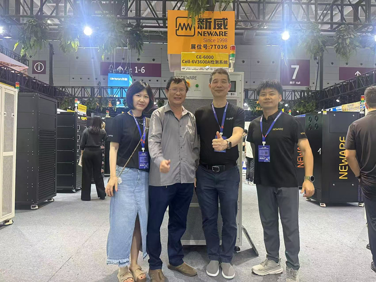 20250515-17CIBF 与新威韦总合影-22用.jpg